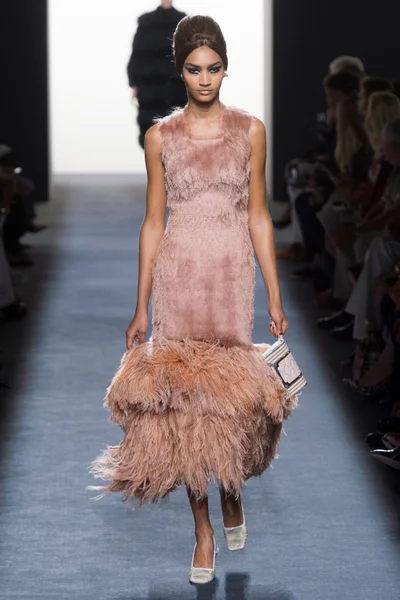 Look 18